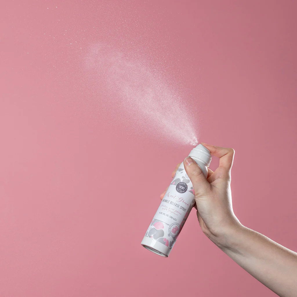 Bridgewater Candle Company Sweet Grace Wrinkle Release Spray - Thumbnail 4